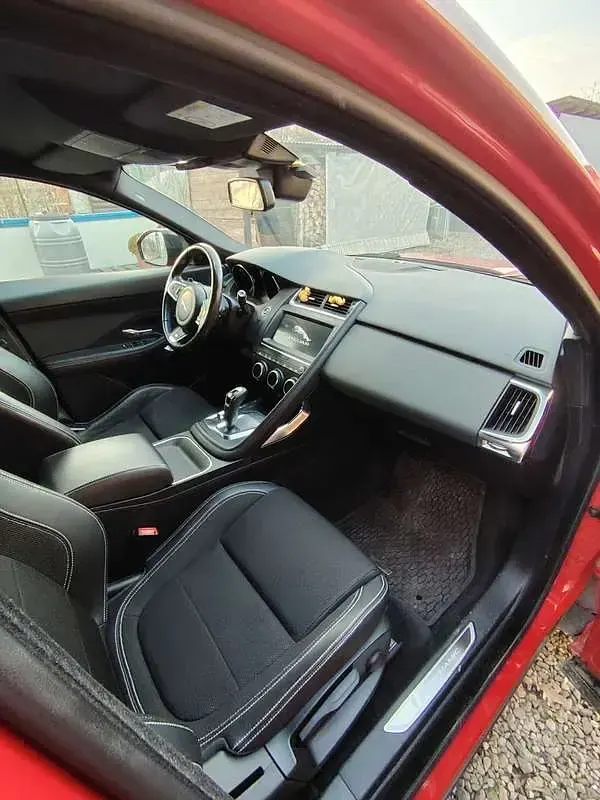 Usata Jaguar E-Pace R-Dynamic 150 CV (110 kW) 2019 Rosso SUV