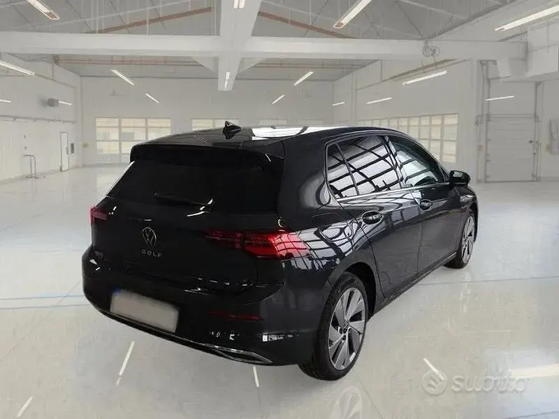 Usata VW Golf VIII Style 115 CV (84 kW) 2023 Grigio Berlina