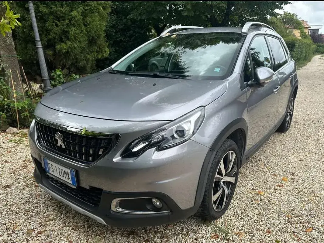 Usata Peugeot 2008 Allure 110 CV (80 kW) 2018 Argento SUV