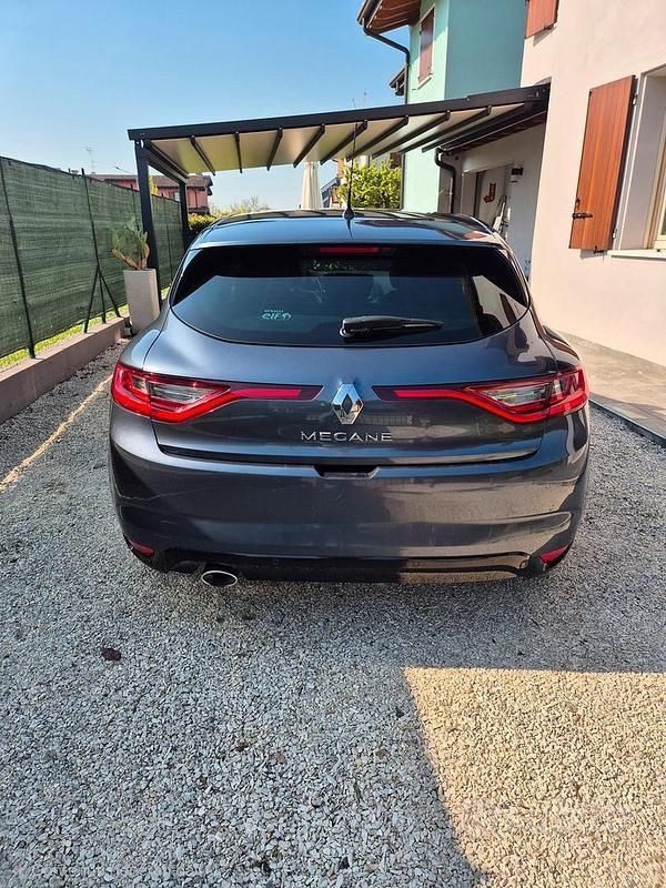 Usata Renault Mégane IV 110 CV (80 kW) 2017 Grigio Berlina