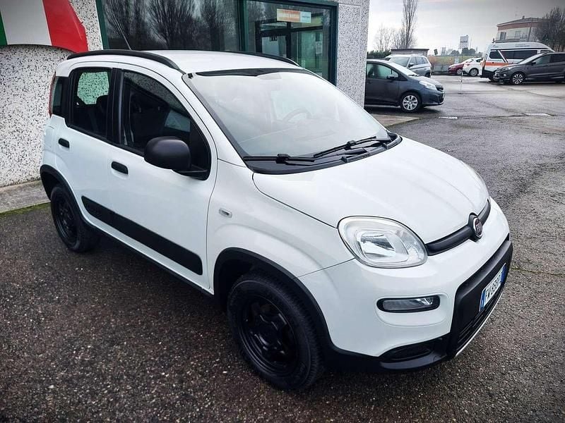 Usata Fiat Panda 4x4 Wild 86 CV (63 kW) 2019 Bianco Utilitaria