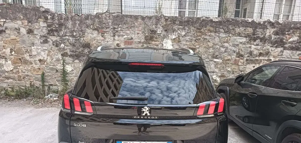 Usata Peugeot 5008 Active 120 CV (88 kW) 2017 SUV