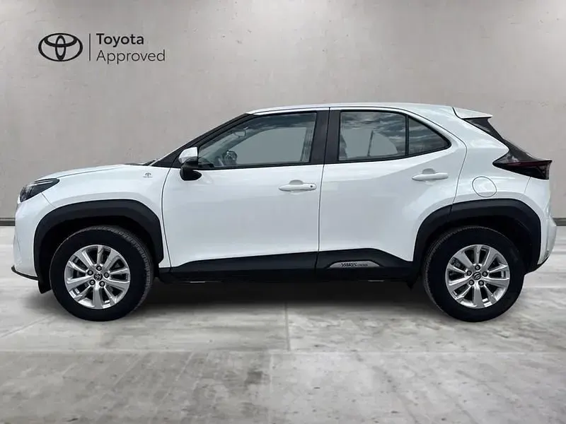 Usata Toyota Yaris Cross Active 116 CV (85 kW) 2022 Bianco SUV