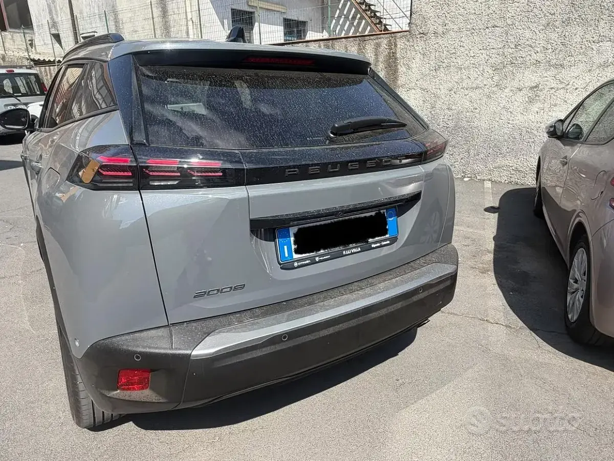 Usata Peugeot 2008 77 CV (56 kW) 2025 Grigio SUV