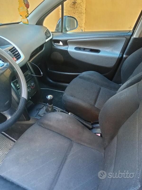 Gebraucht Peugeot 207 88 PS (64 kW) 2009 Schwarz Limousine