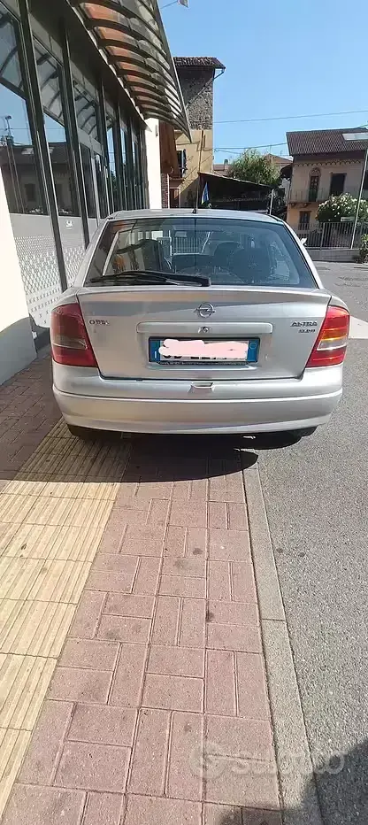 Usata Opel Astra 75 CV (55 kW) 2002 Grigio Berlina