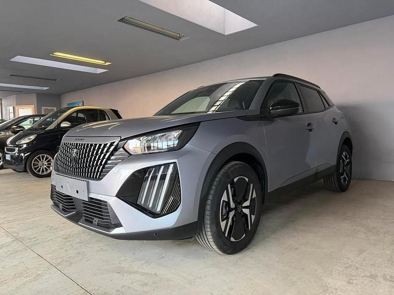 Usata Peugeot 2008 Allure 101 CV (74 kW) 2024 Argento SUV
