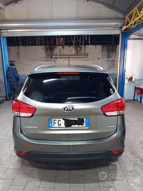 Usata Kia Carens 115 CV (84 kW) 2017 Grigio Monovolume