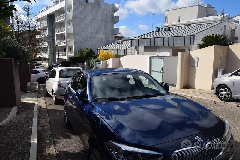 Usata BMW 116 Sport Line 116 CV (85 kW) 2017 Blu Utilitaria
