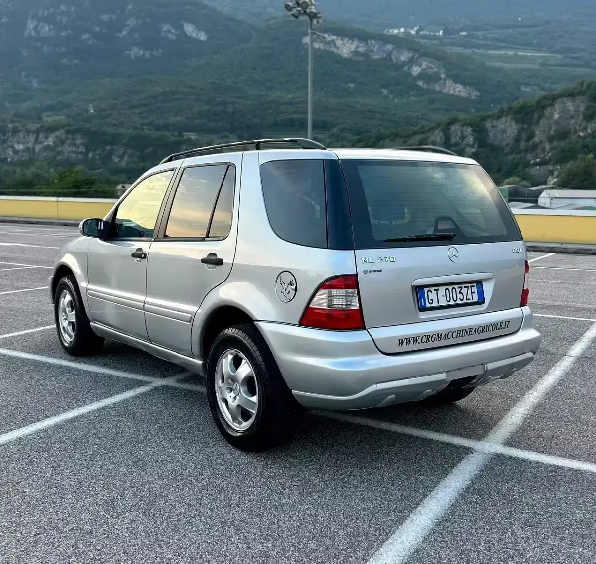 Usata Mercedes ML270 163 CV (119 kW) 2004 Argento SUV