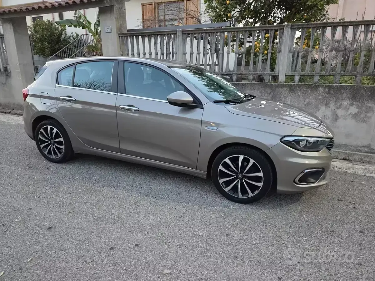 Usata Fiat Tipo Lounge 95 CV (69 kW) 2020 Marrone Berlina