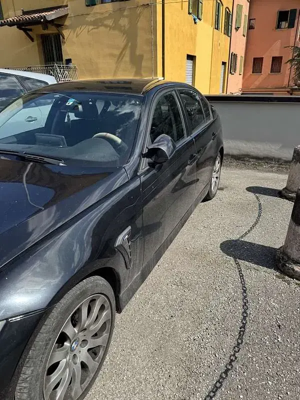 Usata BMW 320 Efficient Dynamics 177 CV (130 kW) 2008 Nero Berlina