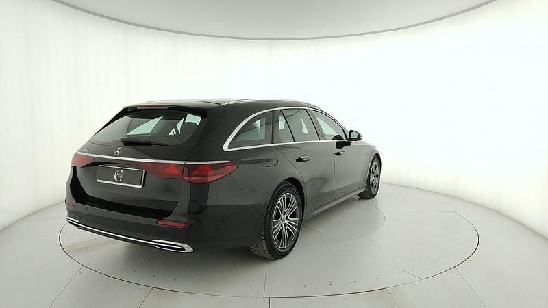 Usata Mercedes 200 Advanced 163 CV (119 kW) 2025 Nero Station wagon