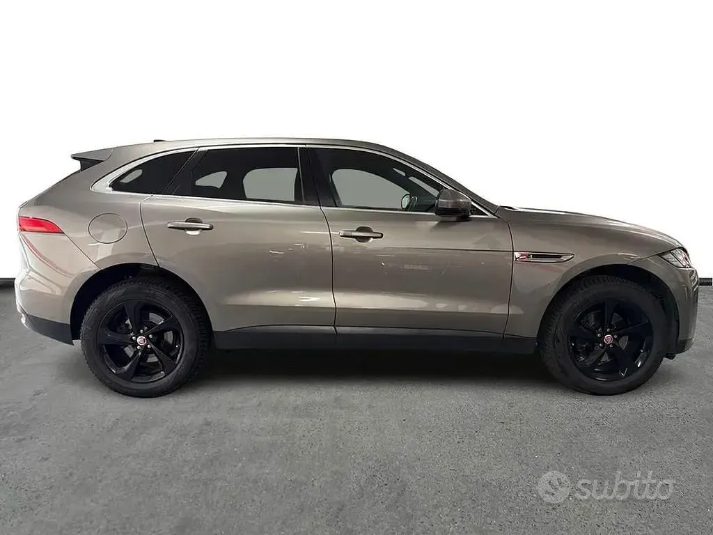 Usata Jaguar F-Pace 204 CV (150 kW) 2022 Grigio SUV
