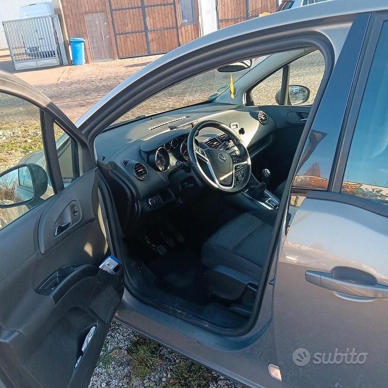 Usata Opel Meriva 101 CV (74 kW) 2014 Grigio Monovolume
