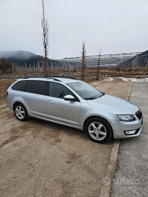 Usata Skoda Octavia Ambition 150 CV (110 kW) 2014 Grigio Utilitaria