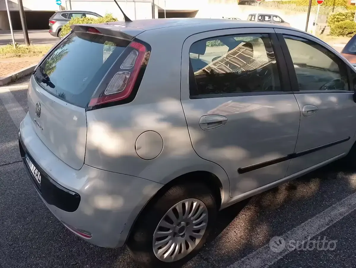 Usata Fiat Punto Evo Active 77 CV (56 kW) 2011 Bianco Utilitaria