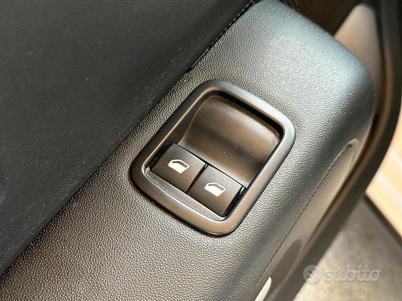 Usata Citroën C3 Feel 101 CV (74 kW) 2019 Bianco Berlina