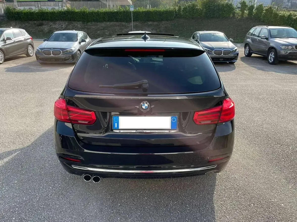 Usata BMW 320 Luxury Line 190 CV (139 kW) 2017 Nero Station wagon