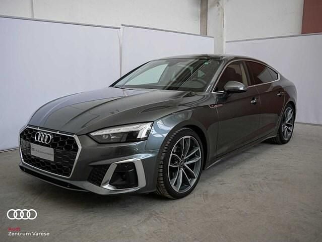 Grigio daytona perla Usata 2023 Audi A5 Sportback S-Line Due volumi | 41.700 € (Buon prezzo) - Immagine 1/4