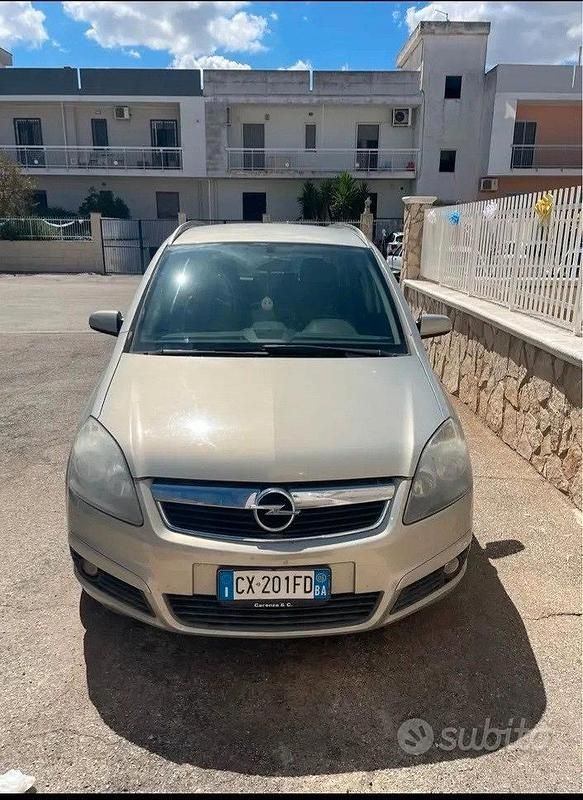 Usata Opel Zafira 2005 Monovolume