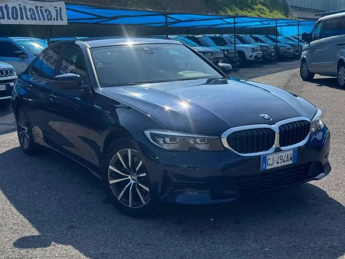 Usata BMW 320 190 CV (139 kW) 2022 Blu/azzurro Berlina