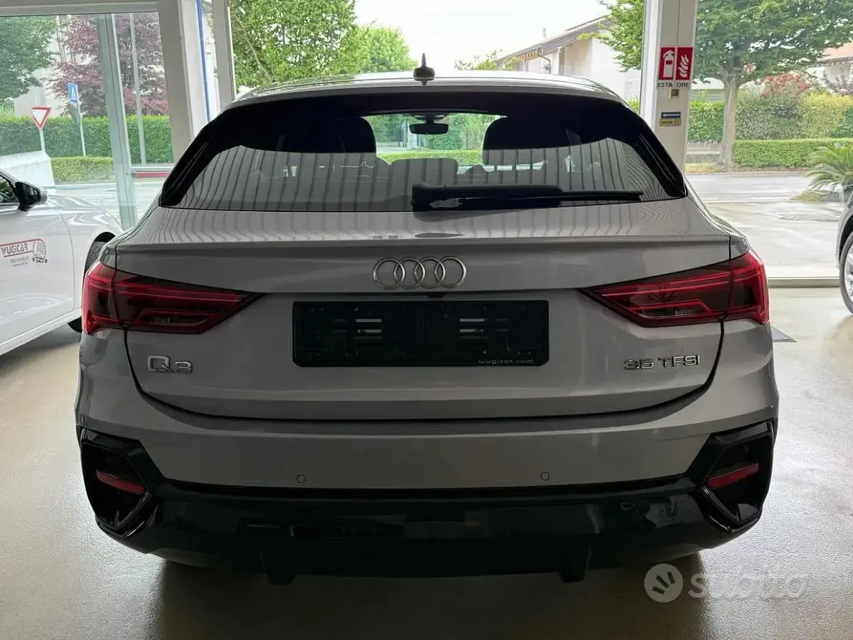 Usata Audi Q3 150 CV (110 kW) 2023 Grigio SUV