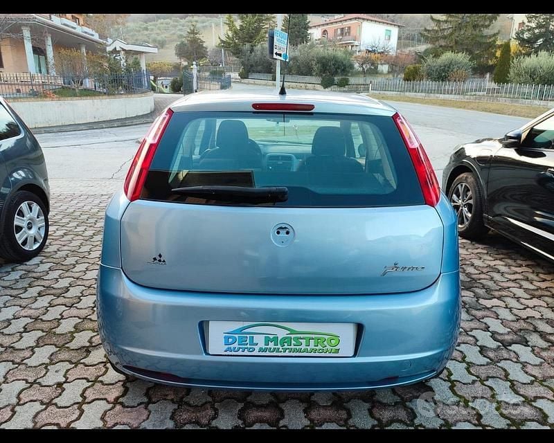 Usata Fiat Grande Punto Active 65 CV (47 kW) 2005 Blu Utilitaria