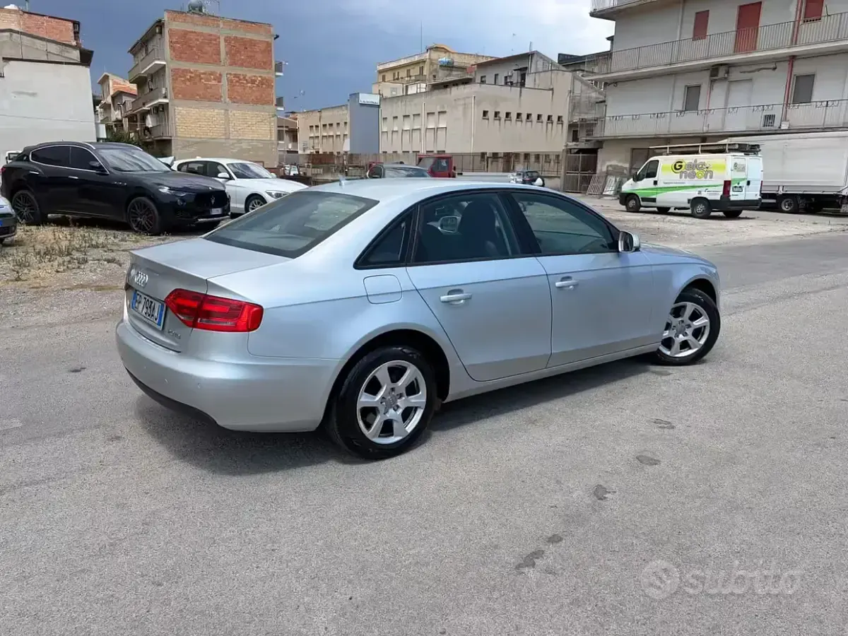 Usata Audi A4 143 CV (105 kW) 2010 Grigio Berlina