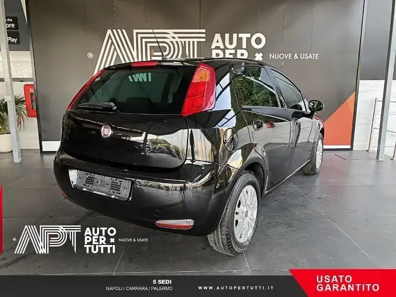 Usata Fiat Punto Street 69 CV (50 kW) 2018 Nero Utilitaria