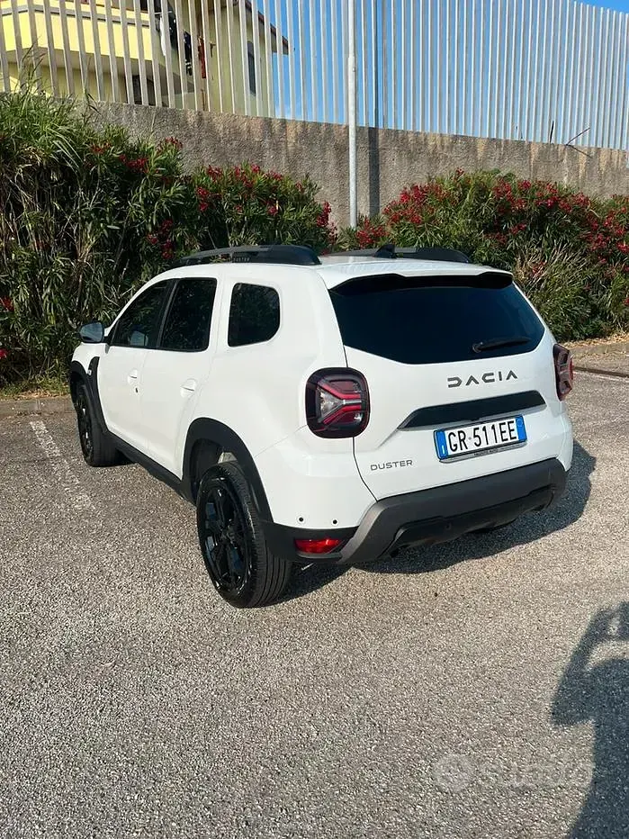 Usata Dacia Duster 101 CV (74 kW) 2023 Bianco SUV