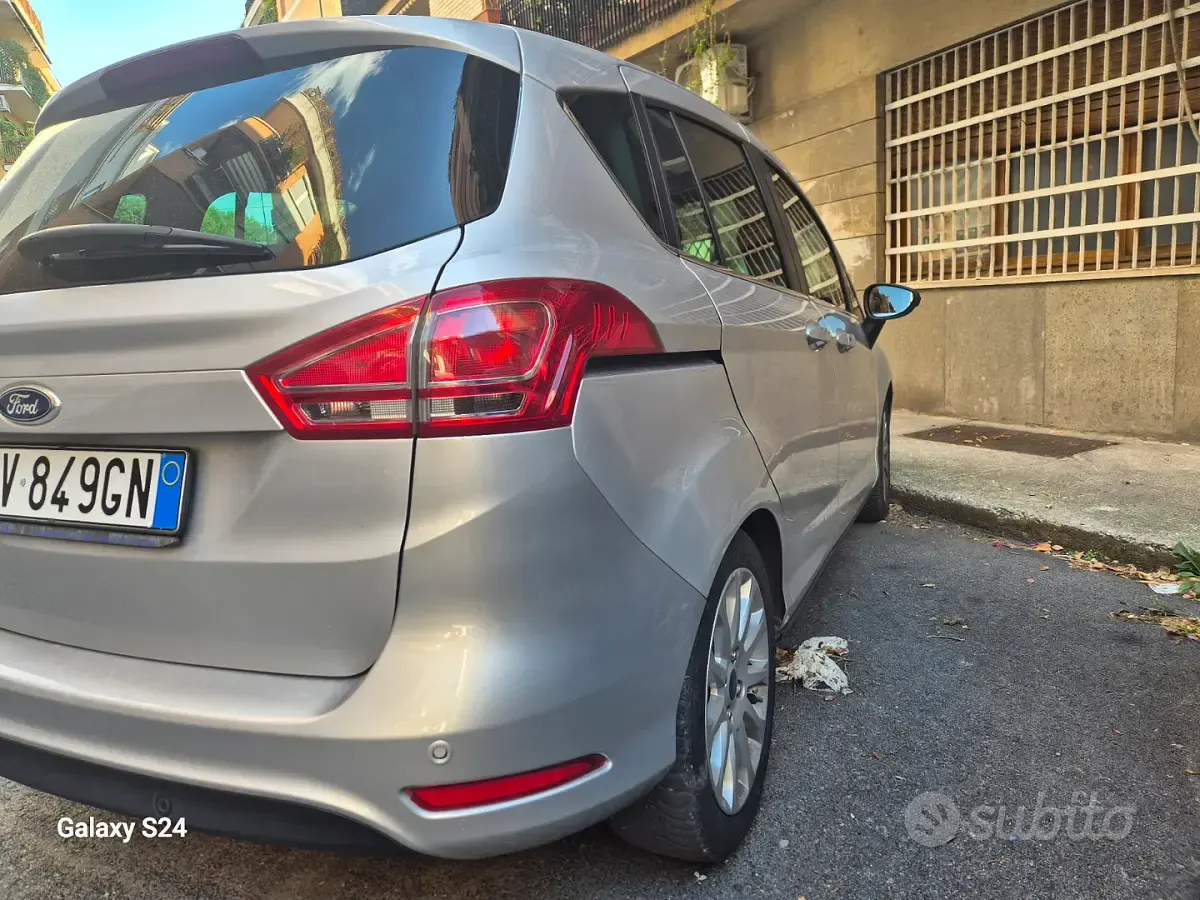 Usata Ford B-MAX 90 CV (66 kW) 2014 Grigio Monovolume