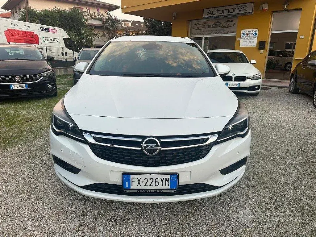 Usata Opel Astra Innovation 110 CV (80 kW) 2019 Bianco Station wagon