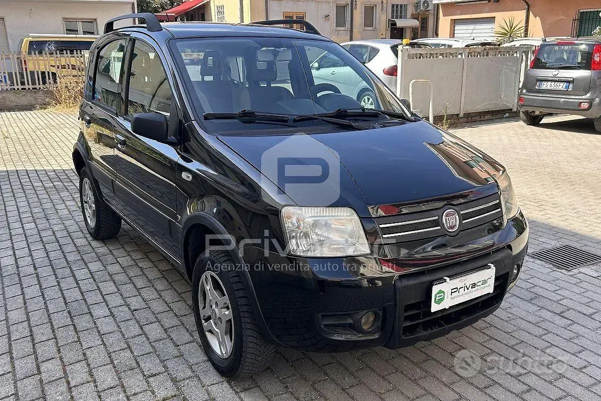 Usata Fiat Panda 4x4 Climbing 69 CV (50 kW) 2008 Nero Utilitaria