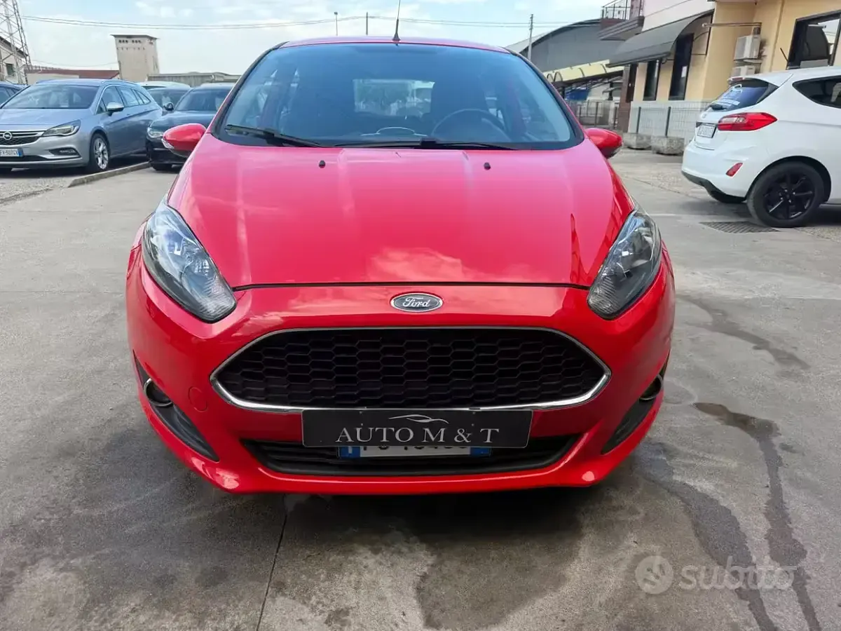 Usata Ford Fiesta Titanium 60 CV (44 kW) 2016 Rosso Utilitaria