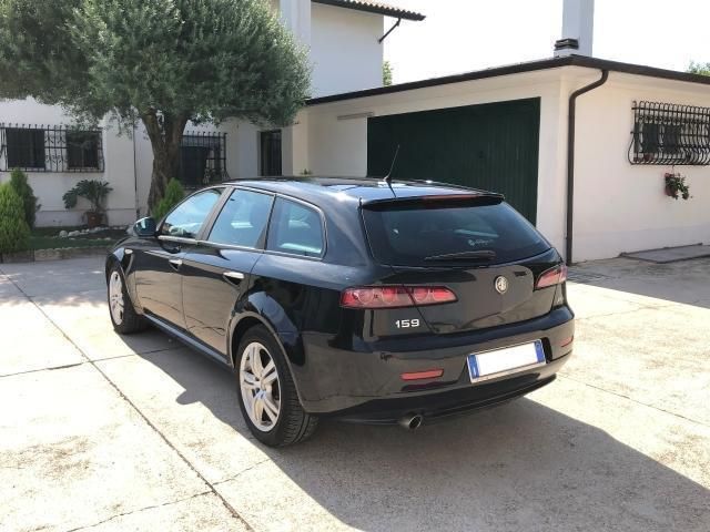 Venduto Alfa Romeo 159 2 0 Jtdm Sport Auto Usate In Vendita