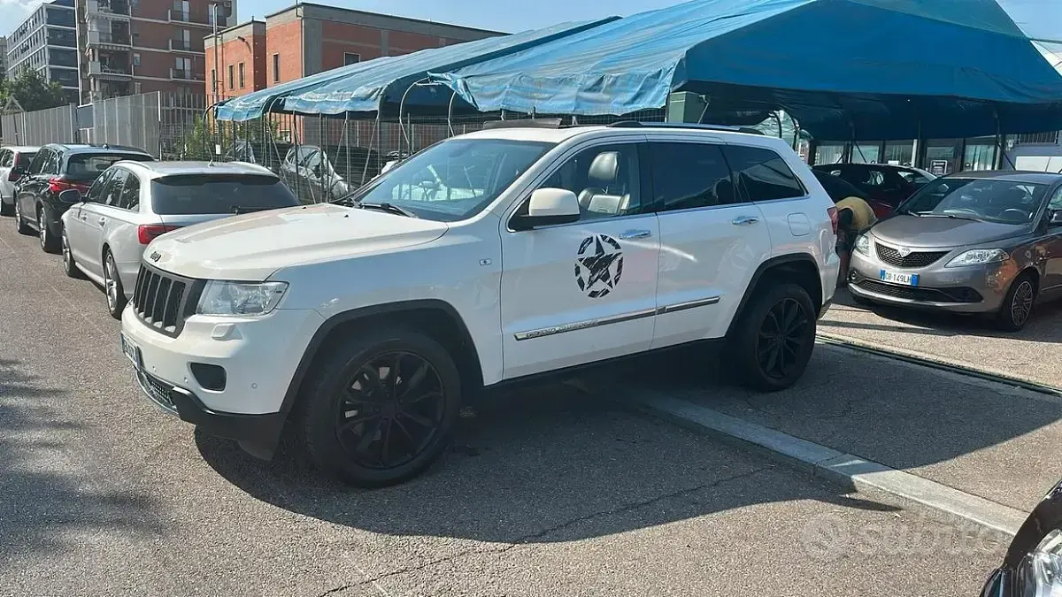 Usata Jeep Grand Cherokee Overland 241 CV (177 kW) 2012 Bianco SUV