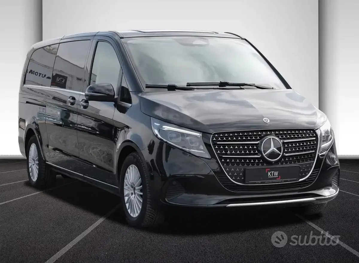 Usata Mercedes V300 Avantgarde 237 CV (174 kW) 2025 Nero Monovolume