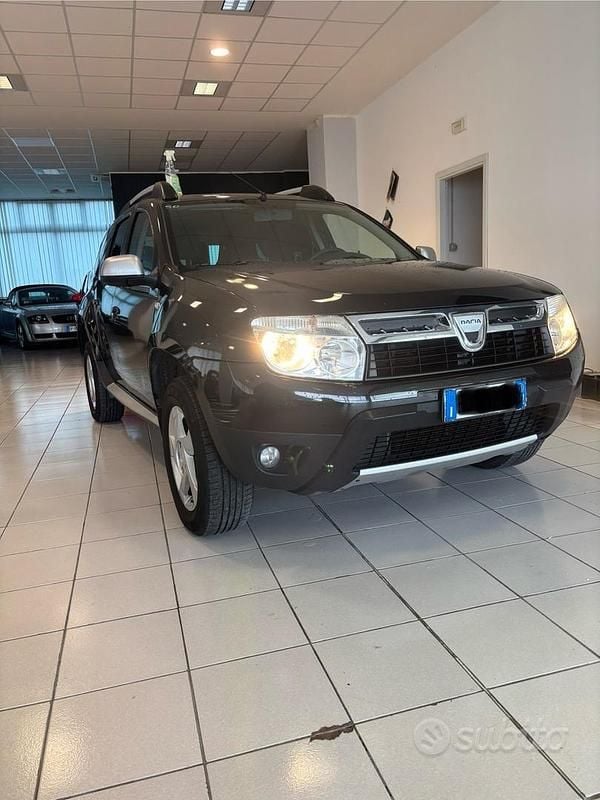 Usata Dacia Duster Lauréate 105 CV (77 kW) 2011 Nero Station wagon
