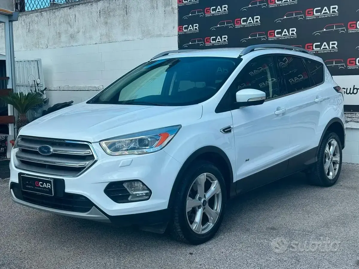 Usata Ford Kuga Vignale 150 CV (110 kW) 2017 Bianco SUV