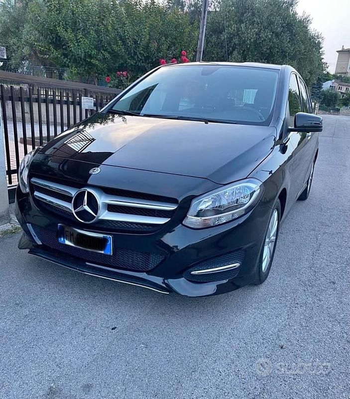 Nero Usata 2017 Mercedes B180 Monovolume | 15.000 € (Cara) - Immagine 1/4