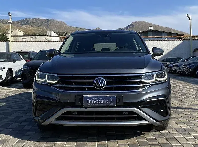 Usata VW Tiguan Allspace Elegance 150 CV (110 kW) 2022 Grigio SUV