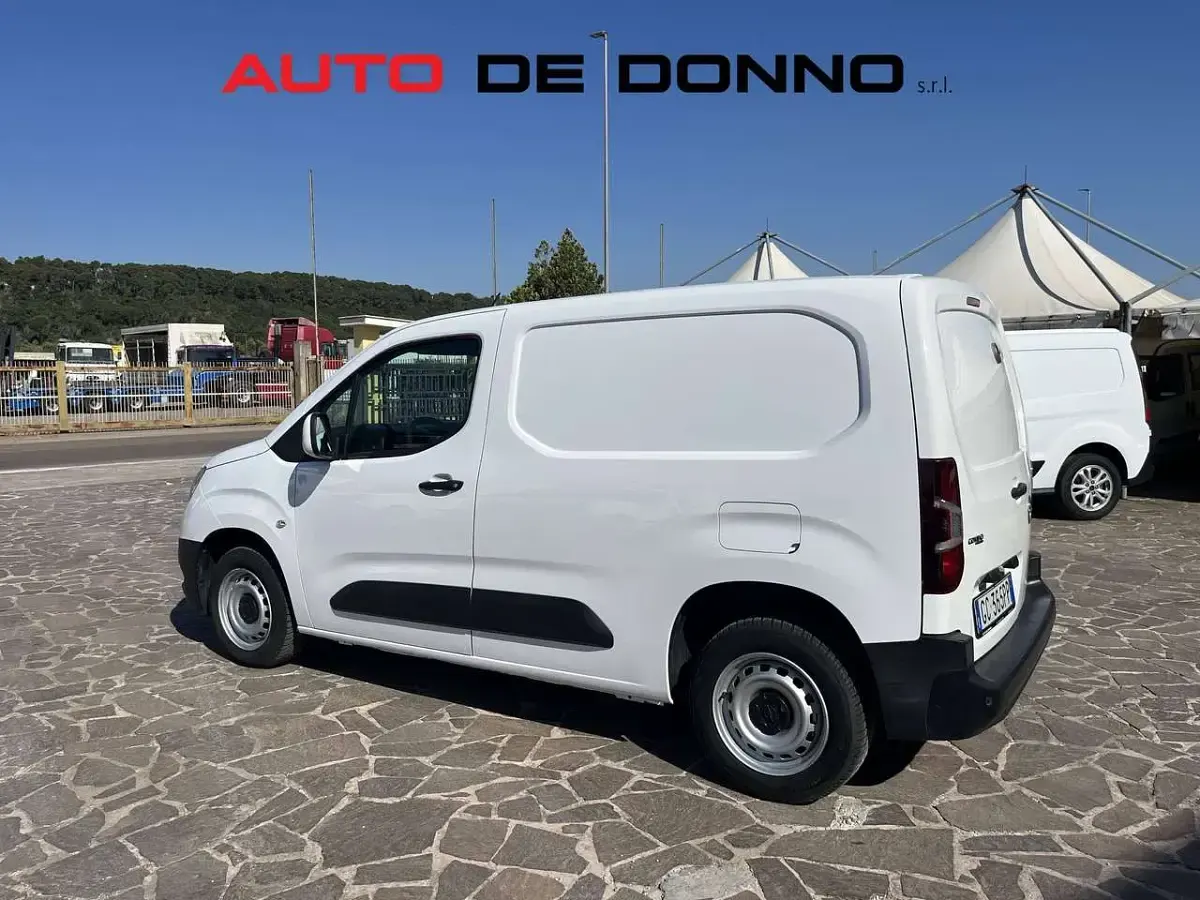 Usata Opel Combo 102 CV (75 kW) 2020 Bianco Monovolume
