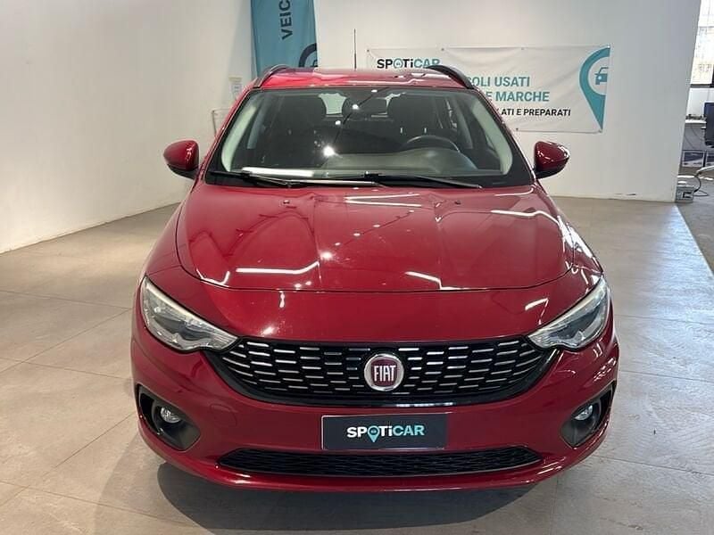 Usata Fiat Tipo Easy 120 CV (88 kW) 2018 Rosso Station wagon