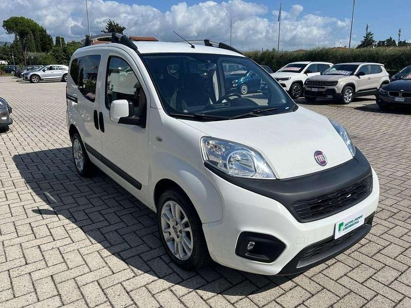 Bianco Usata 2018 Fiat Qubo Lounge Monovolume | 9500 € (Buon prezzo) - Immagine 1/4