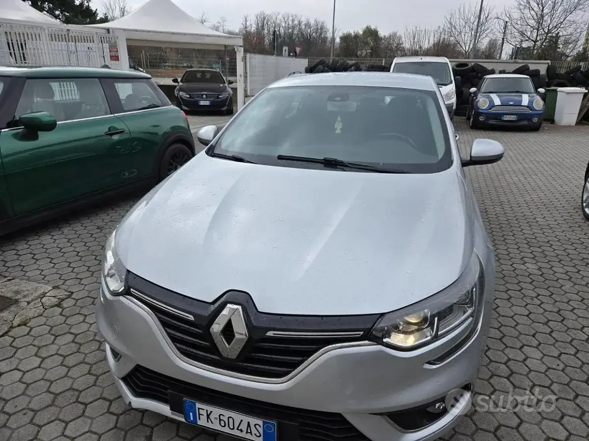 Usata Renault Mégane Zen 110 CV (80 kW) 2017 Grigio Berlina