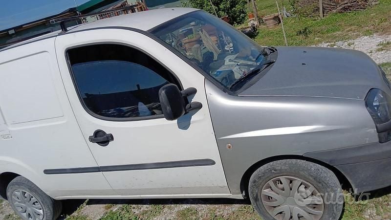 Usata Fiat Doblò 105 CV (77 kW) 2004 Monovolume