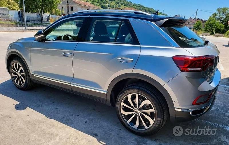 Usata VW T-Roc Style 110 CV (80 kW) 2023 Grigio SUV