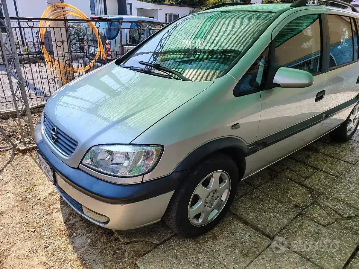 Usata Opel Zafira 125 CV (91 kW) 2001 Grigio Monovolume