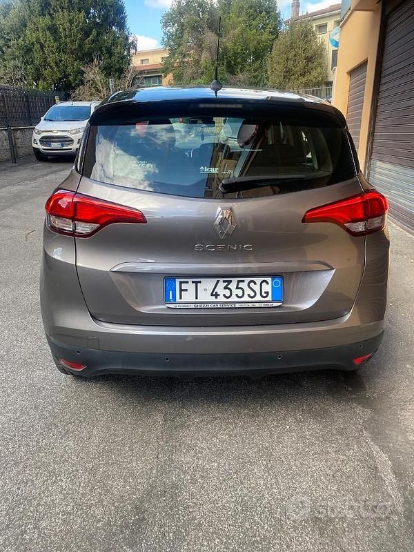Usata Renault Scénic IV 110 CV (80 kW) 2019 Grigio Monovolume